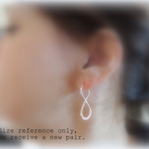 Sterling silver infinity Hoop Earrings / Click Latch Sterling Silver Earrings / Gift for her / gift for mom image 3