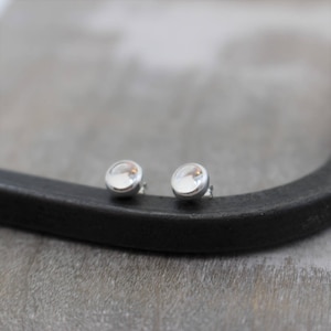 Sterling Silver Stud Earrings with clear quartz / Minimalist Quartz Earrings / Crystal Earrings / Gift for her