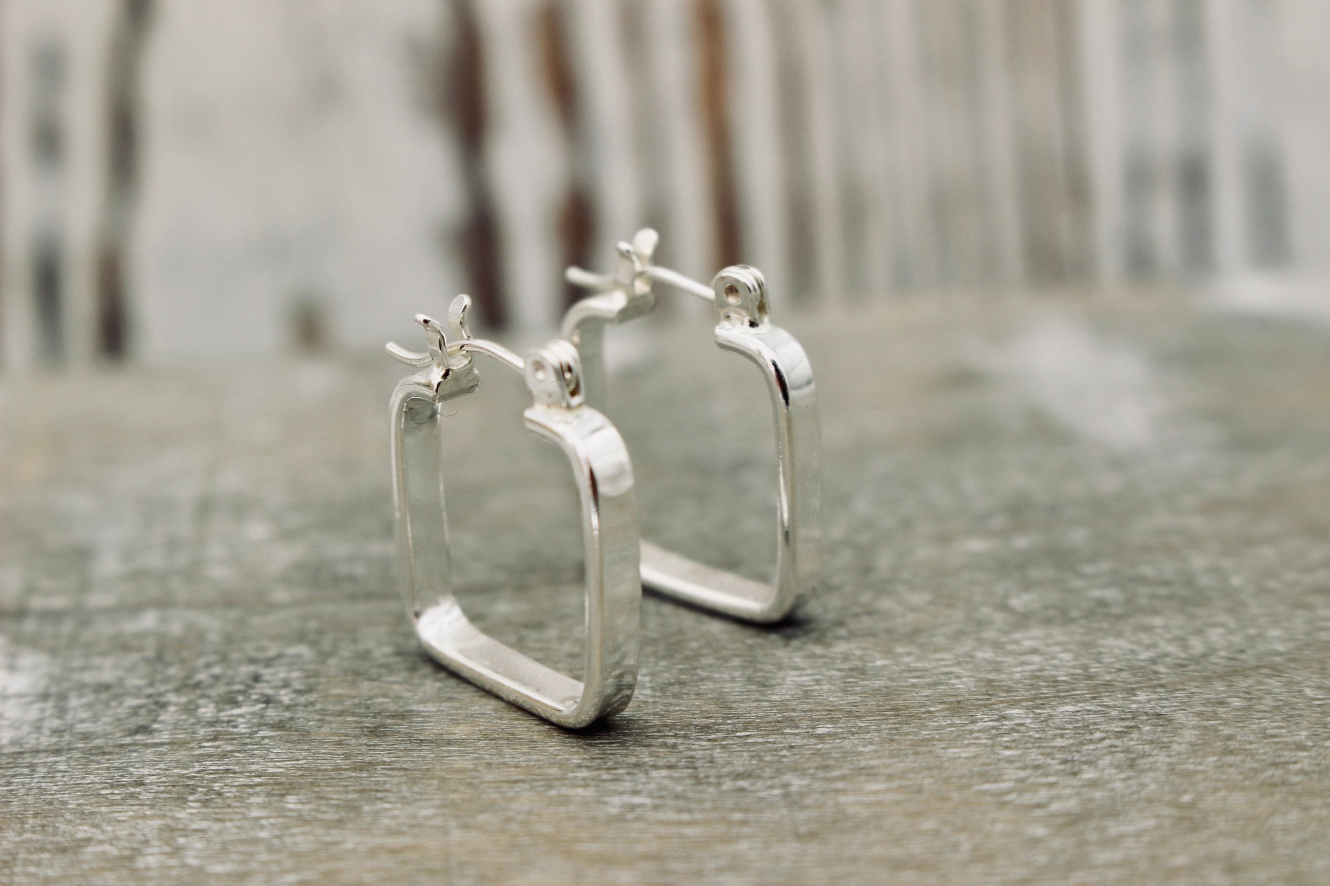 アクセサリー BONEE SQUARE HOOPS(MINI) SILVER BONEE SQUARE HOOPS(MINI) SILVER Sterling Silver Square Edge Hoop