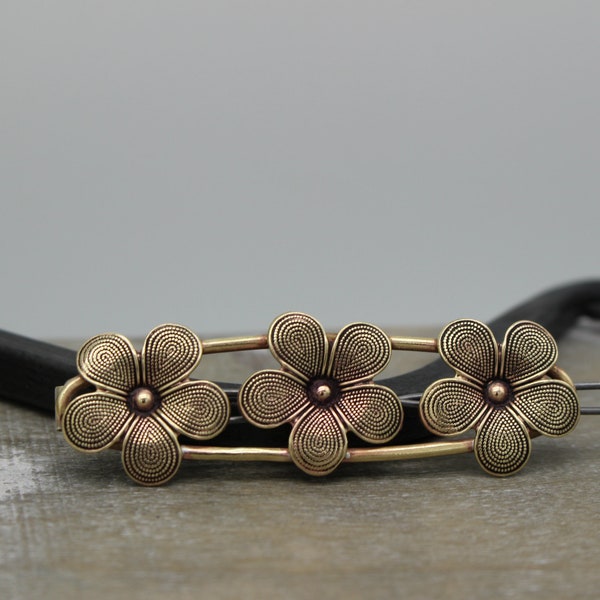 Medium oval Barrette with flowers / Brass flower Barrette / Hair Accessory / Gift for her / Hair Jewelry / Jewelry sale