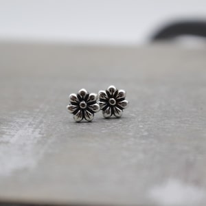Tiny Daisy Flower Earrings - Sterling Silver Stud Earrings - Small Stud Earrings - Gift for Her