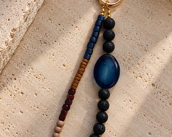 Colgante para bolso con cuentas, colgante azul estilo boho para bolso, llavero con cuentas en tonos tierra, accesorio para bolso estilo boho, regalo único de joyería para bolsos