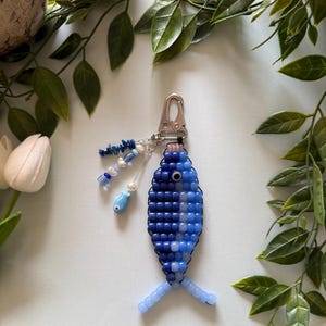 Blue Turquoise Beaded Fish Bag Charm, Silver Keychain, Purse Keychain, Beaded Fish – Ocean-Inspired Keychain, Summer Keychain, Bag Keychain