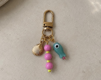 Colorful Coastal Fish Bag Charm Keychain | Beachy Purse Charm | Cute Summer Keychain Accessory | Gold Seashell Charm for Tote Bag