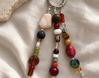 Colgante para bolso con cuentas de colores, colgante para cartera con cuentas, colgante para bolso estilo boho, llavero con cuentas multicolor, accesorio único para bolso
