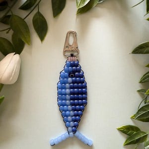 Blue Turquoise Beaded Fish Bag Charm, Silver Keychain, Purse Keychain, Beaded Fish – Ocean-Inspired Keychain, Summer Keychain, Bag Keychain