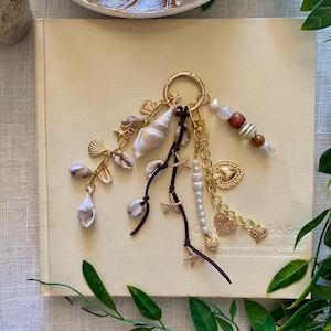 Sea Shell Keychain Charm, Aesthetic Purse Accessory, Cute Gift for Girls, Christmas Gift for Women, Bridesmaid Charm, Ocean Keychain