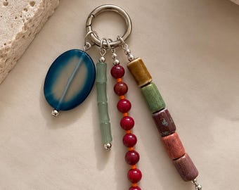 Colgante para bolso con cuentas de colores, colgante para cartera con cuentas, colgante para bolso azul y rosa, llavero bohemio con cuentas, accesorio llamativo para bolso