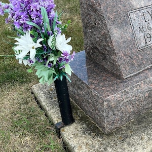 Porta flores para la tumba