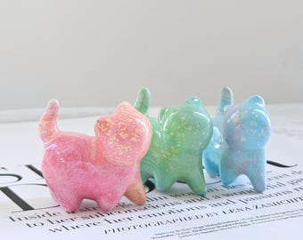 Handcrafted Wooden Cat Sculpture: Unique Desktop Decor