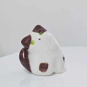 Handmade Ceramic Cat Figurine: Whimsical Desktop Decor (1-2 Inches) I
