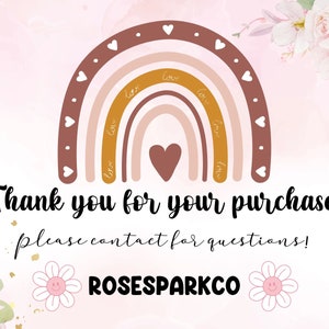 Puede incluir: &iexcl;Gracias por tu compra! Por favor, contacta para cualquier pregunta. ROSESPARKCO. Un arco&iacute;ris rosa y marr&oacute;n con corazones blancos y la palabra "love" escrita en dorado en cada arco. El arco&iacute;ris est&aacute; rodeado de flores rosas.