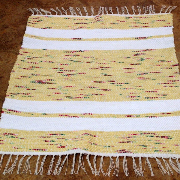 BUTTERCUP Woven Rag Throw Rug 137