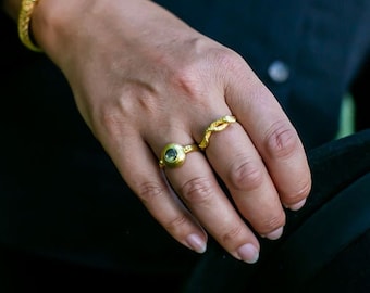 Labradorite ring, labradorite cabochon ring