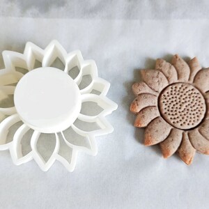 STL file ~ Sunflower cookie cutter