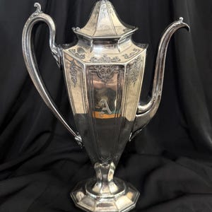 Vintage Reed and Barton 73 Art Deco Teapot Silverplate