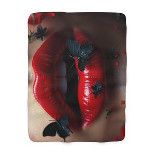 Sherpa Fleece Decke, Gothic Rote Lippen Schwarze Schmetterlinge Makaber, Halloween Dekor Bettwäsche, Weicher Plüsch Überwurf, Dunkler Lippenstift Küsse Gemütlich