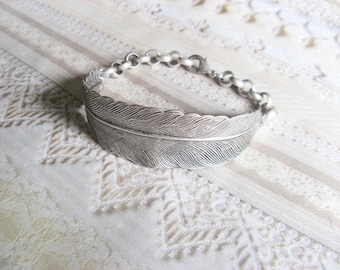 Silver Feather Bracelet - Silver Feather - Adjustable Bracelet by BirdzNbeez