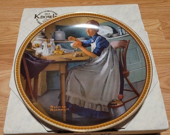 Edwin M Knowles Norman Rockwell Working In The Kitchen Vintage Collectable Plate Ninth In The Rockwell's Rediscovered Women Fine China Dish