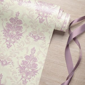 Carta da parati Shabby Chic, motivo damascato, stacca e attacca, decorazione da parete rosa e lilla vintage, motivo floreale, elegante design rustico, facile da applicare