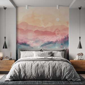 Murale di montagna astratto ad acquerello, foresta dai colori pastello tenui, carta da parati con paesaggio da sogno, elegante design da parete, decorazione staccabile e adesiva
