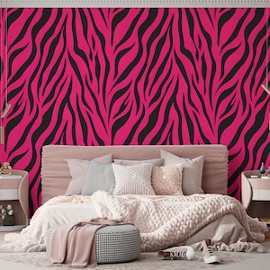 Carta da parati con stampa zebrata rosa shocking, stampa animalier, motivo alla moda rosa neon e nero, parete decorativa accattivante, facile da applicare