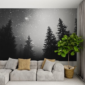 Murale monocromatico della foresta notturna, carta da parati del cielo stellato in bianco e nero, paesaggio oscuro magico da staccare e attaccare, design senza tempo e malinconico senza PVC