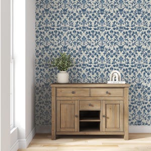 Carta da parati in stile fattoria francese, blu e bianco rustico staccabile e attaccabile, design floreale tradizionale, parete decorativa vintage in stile country, accogliente stile chateau chic
