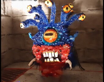 BEHOLDER - Pipe Cleaner Miniature