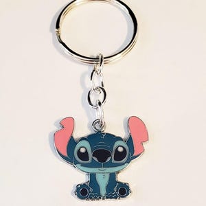 Llavero con dije de STITCH y personaje de dibujos animados de LILO, llavero, anillo o bolso, mochila, chaqueta, bolso, billetera, etc., accesorio.