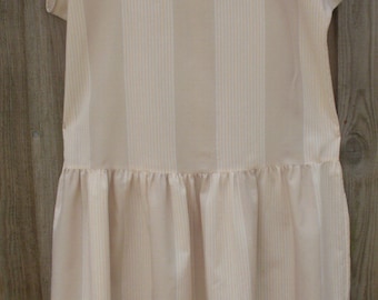 Vintage size 14 plus size dress  long peach white beige