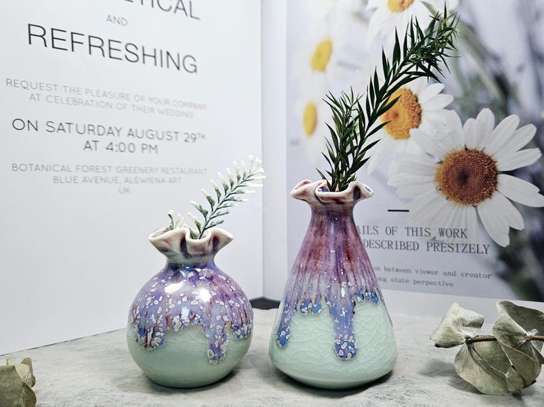 Unique Handmade Green Mini Ceramic Flower Vase - Gift for Vase Lovers bild 6