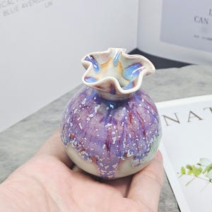 Unique Handmade Green Mini Ceramic Flower Vase - Gift for Vase Lovers bild 9