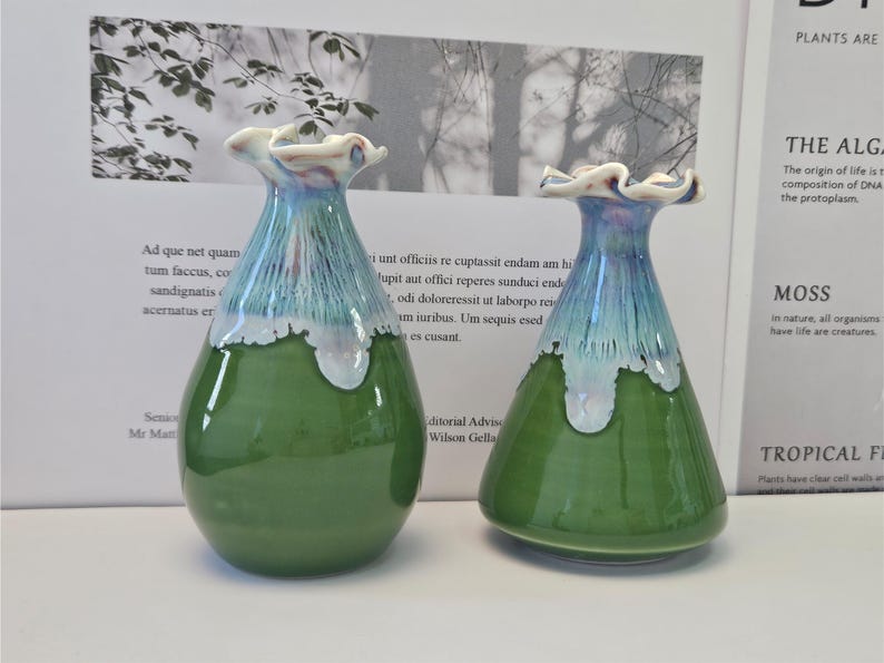 Unique Handmade Green Mini Ceramic Flower Vase - Gift for Vase Lovers bild 14