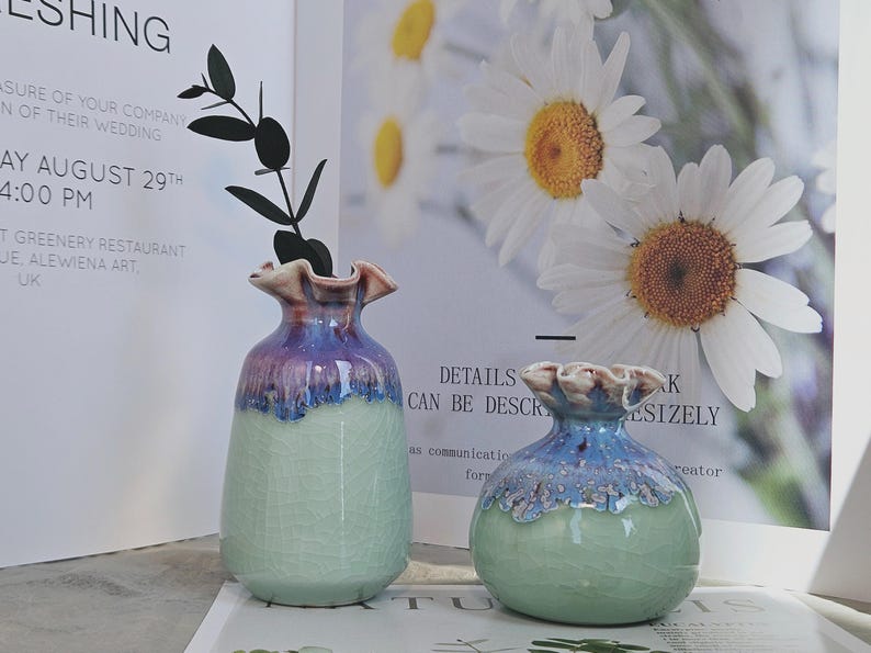 Unique Handmade Green Mini Ceramic Flower Vase - Gift for Vase Lovers bild 10
