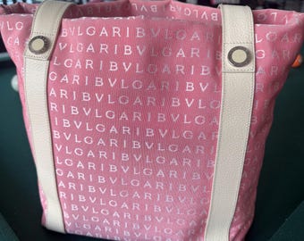 Sac à bandoulière en toile Bvlgary Logo Mania en cuir rose, avec breloques