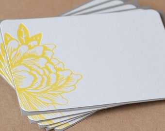5 Sunshine Yellow Blossoming Flower Letterpress Notes : small flat notes + envelopes