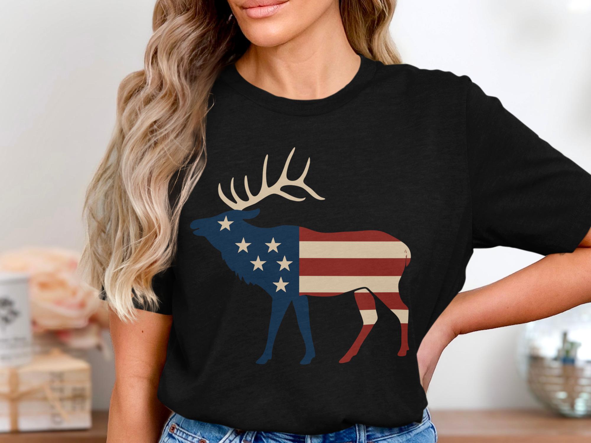 アメリカ国旗のヘラジカTシャツ、愛国的な鹿Tシャツ、独立記念日の