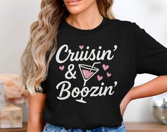 Koszulka do picia na rejsie, koszulka z napisem „Cruisin And Boozin”, zabawna koszulka z wakacji, koszulka dla miłośników koktajli, koszulka z nadrukiem na rejsie, koszulka z grafiką na plażę