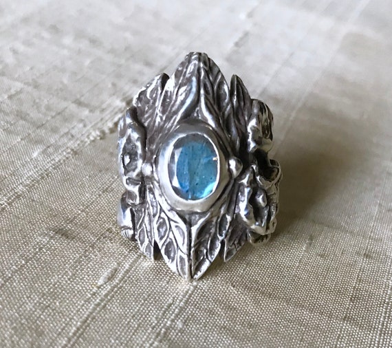 Labradorite and Sterling Silver The Dragonfly Poppy Ring | Etsy