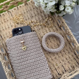 Crossbody phone bag
