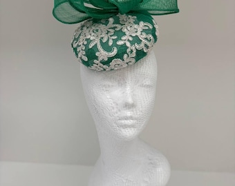 Green Lace Fascinator: Emerald Sinamay Bow Headpiece