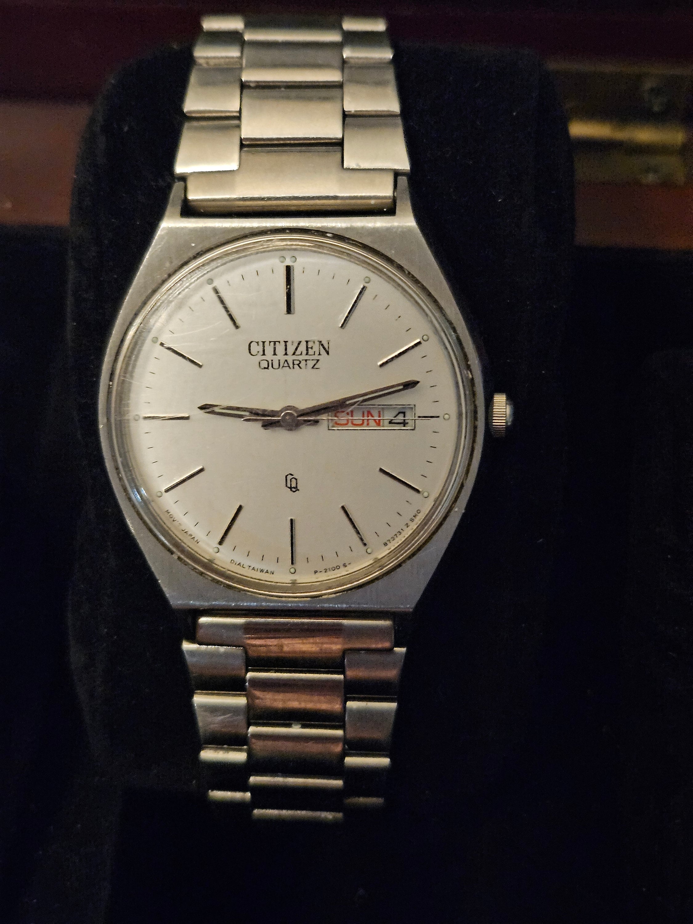 Vintage Citizen Quartz Watch. Day Date With Both English and