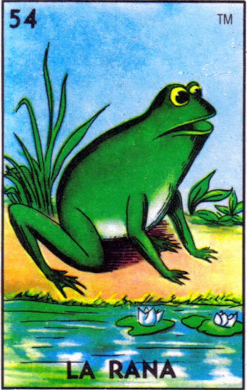 K&ouml;nnte beinhalten: Ein gr&uuml;ner Frosch mit gro&szlig;en Augen sitzt auf einem braunen Felsen in der N&auml;he eines Teichs mit Seerosen. Der Frosch blickt nach rechts. Die Karte ist mit "54" und "La Rana" in der linken unteren und rechten unteren Ecke beschriftet.