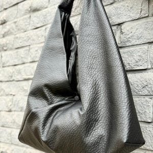 Vegan Leather Origami Bag – Textured Geometric Shoulder Bag, Minimalist Everyday Tote, Handmade Triangle Purse