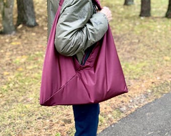 Bolso origami de piel vegana color burdeos – Bolso de hombro escultural