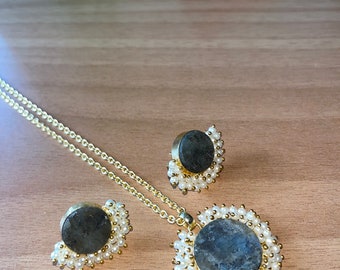 Handgemachte Edelstein Halskette mit Druzy Kristallstein und Perle + Ohrringe / indischer Schmuck