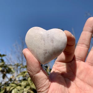 Flower Agate Heart: Natural Crystal Carving, Healing Stone Decor