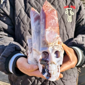 Scultura a forma di teschio in agata diaspro oceanico: decorazione in cristallo intagliata a mano (7,5x5x4 pollici)