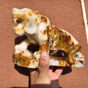 Hand-Carved Agate Tiger Sculpture: Natural Crystal Decor (8.5x6x3.5 inches)